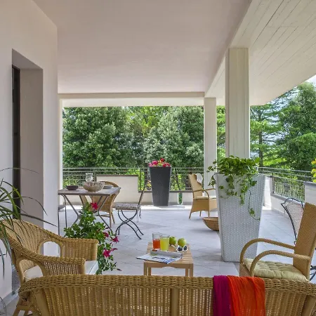 וילה Grand In טבוליה